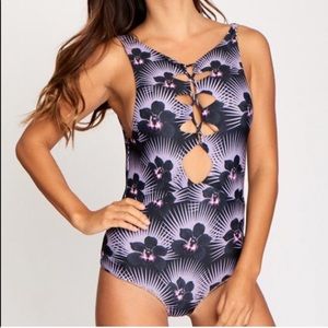 Mauka Full Piece in Modern Pacific